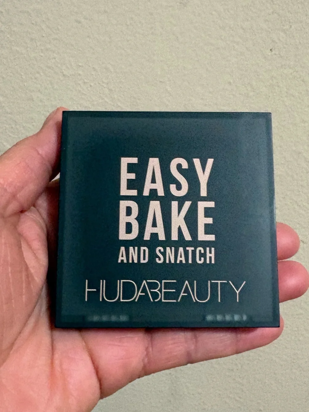 HUDA BEAUTY Easy Bake and Snatch Brightening & Setting Powder -BLONDIE Brand New